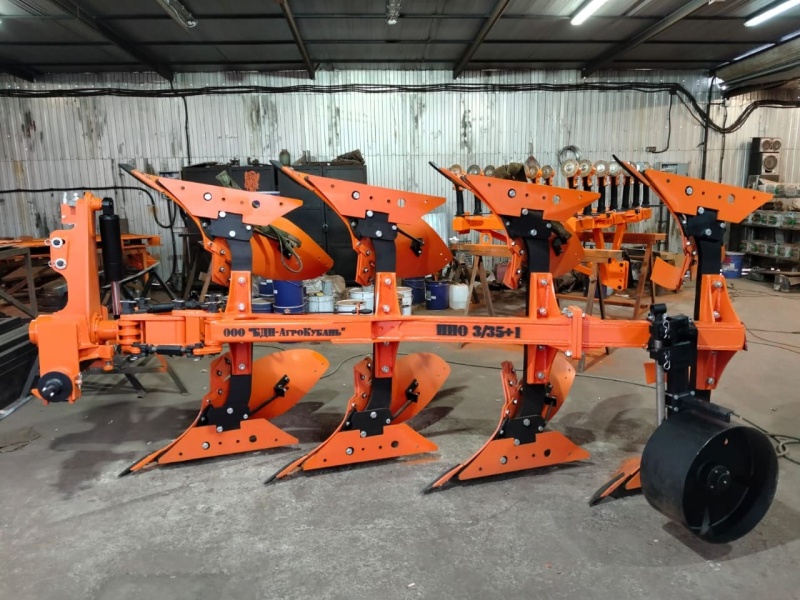 Плуг навесной оборотный 3/35+1 купить в Твери – «БДН-АгроКубань», 2