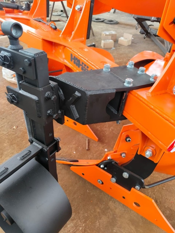 Плуг навесной оборотный 3/35 купить в Твери – «БДН-АгроКубань», 5