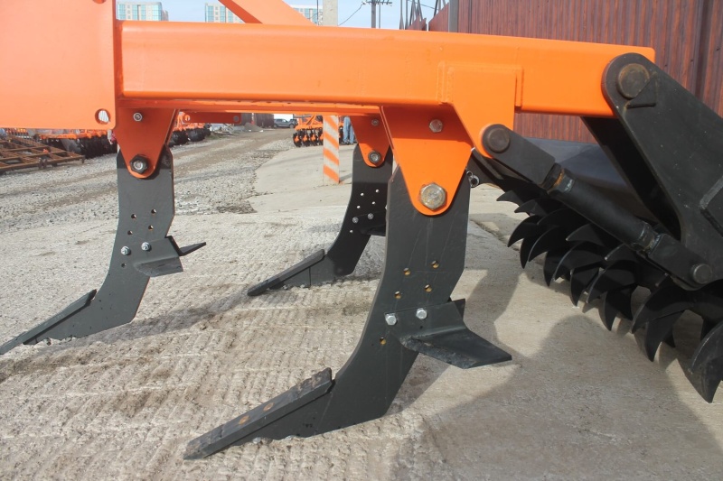 Плуг чизельный ПЧН-1,6 с зубчатым катком купить в Твери – «БДН-АгроКубань», 11