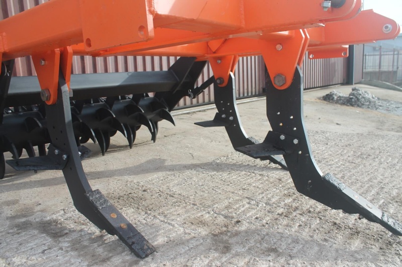 Плуг чизельный ПЧН-1,6 с зубчатым катком купить в Твери – «БДН-АгроКубань», 12