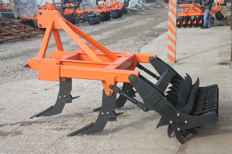 Плуг чизельный ПЧН-1,6 с зубчатым катком купить в Твери – «БДН-АгроКубань», 4